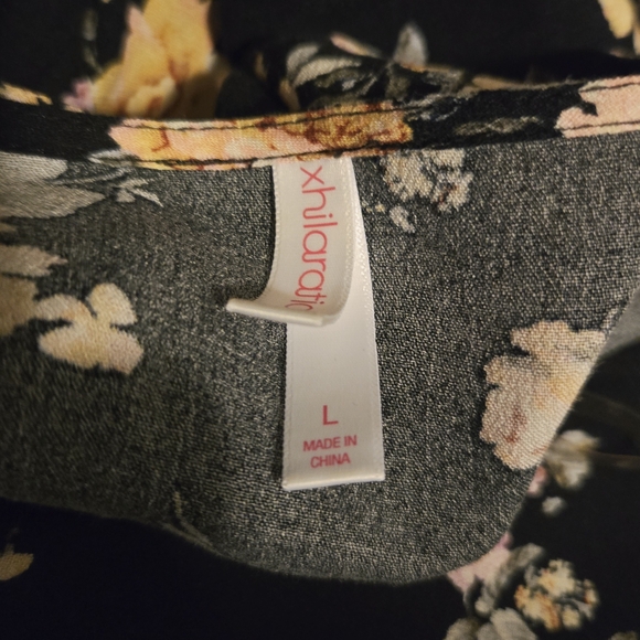 Floral V-Neck Dress - Picture 4 of 5